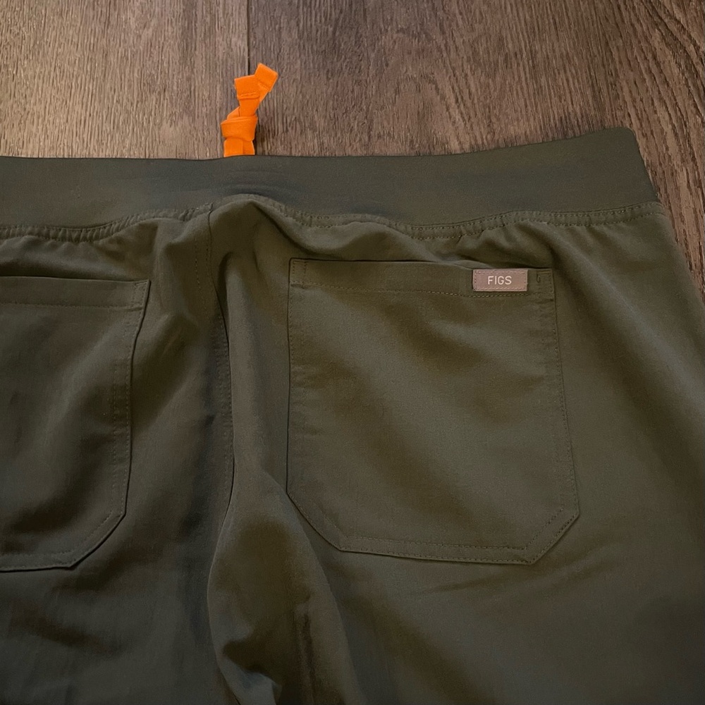 Figs Livingston Basic Technical Scrub Pants Size … - image 5
